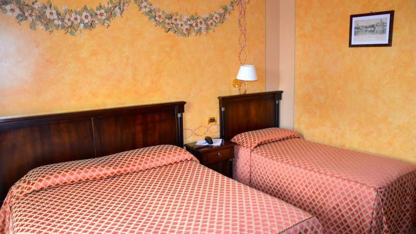 Imagen de la habitación del Hotel Lugana Parco Al Lago. Foto 19