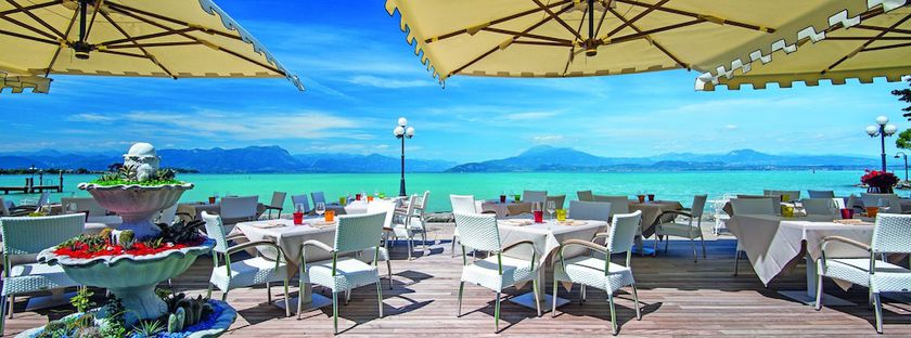 Imagen del bar/restaurante del Hotel Lugana Parco Al Lago. Foto 9