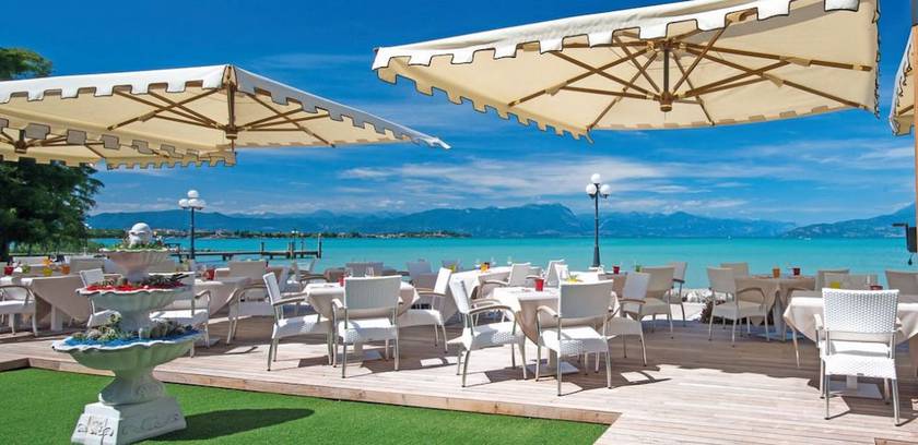 Imagen del bar/restaurante del Hotel Lugana Parco Al Lago. Foto 10