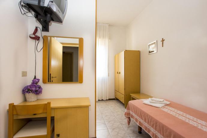 Imagen de la habitación del Hotel Lugano, Cattolica. Foto 9