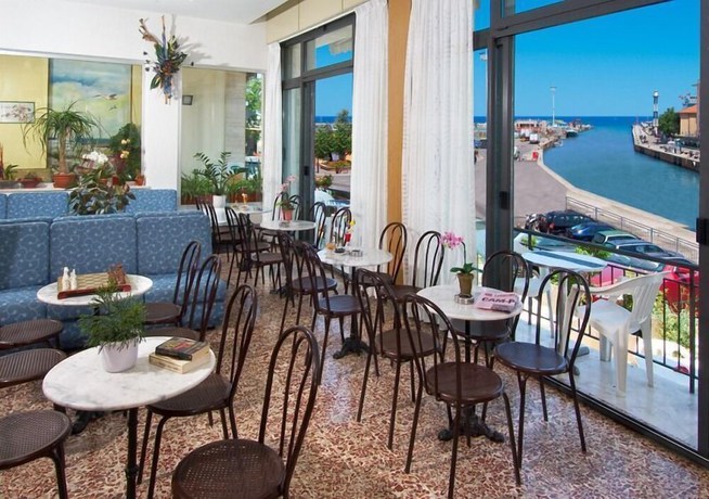 Imagen de los interiores del Hotel Lugano, Cattolica. Foto 19