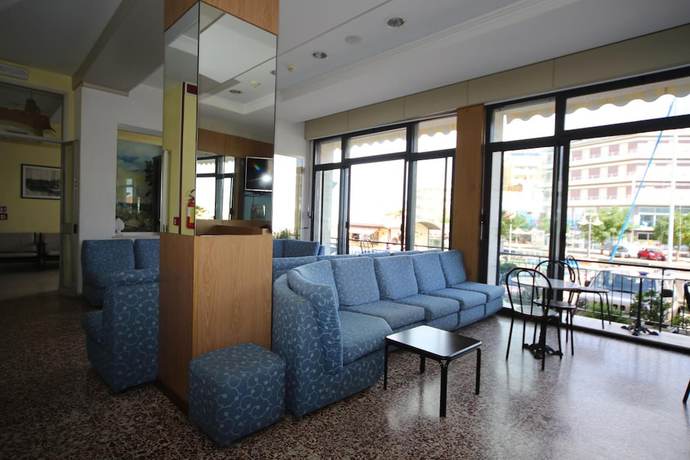 Imagen de los interiores del Hotel Lugano, Cattolica. Foto 20