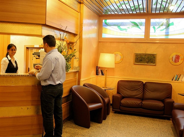 Imagen del bar/restaurante del Hotel Lugano, Milán. Foto 3