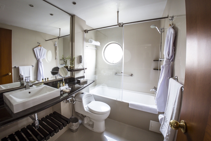 Imagen de la habitación del Hotel Lugano Suites Imperial. Foto 9