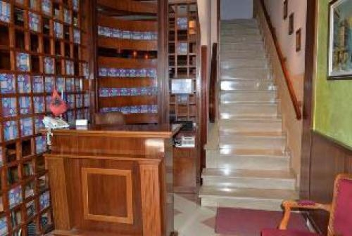 Imagen de los interiores del Hotel Lugano Tirana. Foto 5