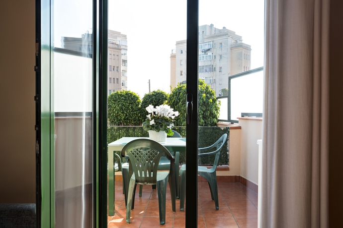 Imagen de la habitación del Hotel Lugaris Rambla - Apartments. Foto 2