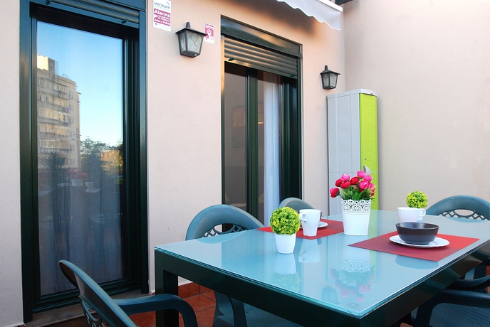 Imagen de los exteriores del Hotel Lugaris Rambla - Apartments. Foto 12