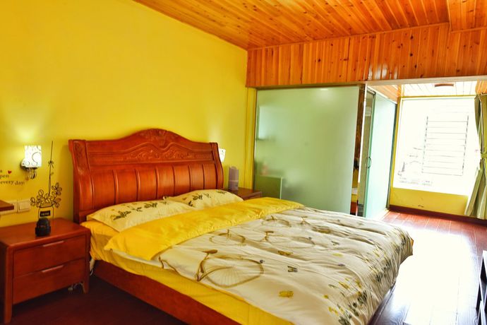 Imagen de la habitación del Hotel Luguhu Crazy Bird Youth Hostel. Foto 9