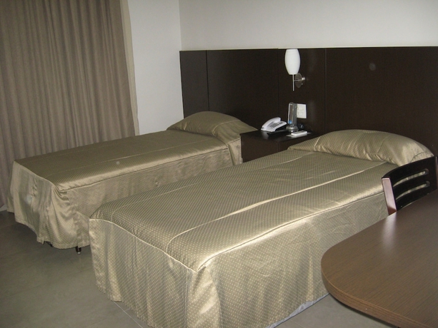Imagen de la habitación del Hotel Lugus. Foto 5