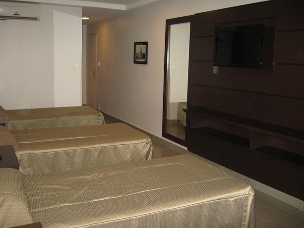Imagen de la habitación del Hotel Lugus. Foto 9