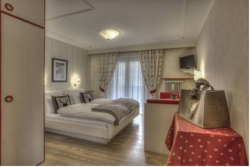 Imagen de la habitación del Hotel Luianta. Foto 4