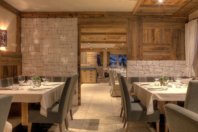 Imagen del bar/restaurante del Hotel Luianta. Foto 2