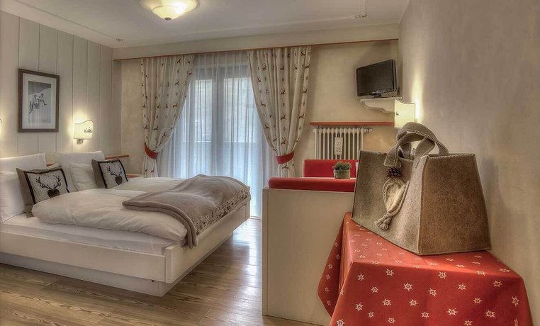 Imagen de la habitación del Hotel Luianta. Foto 12