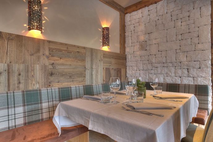 Imagen del bar/restaurante del Hotel Luianta. Foto 3