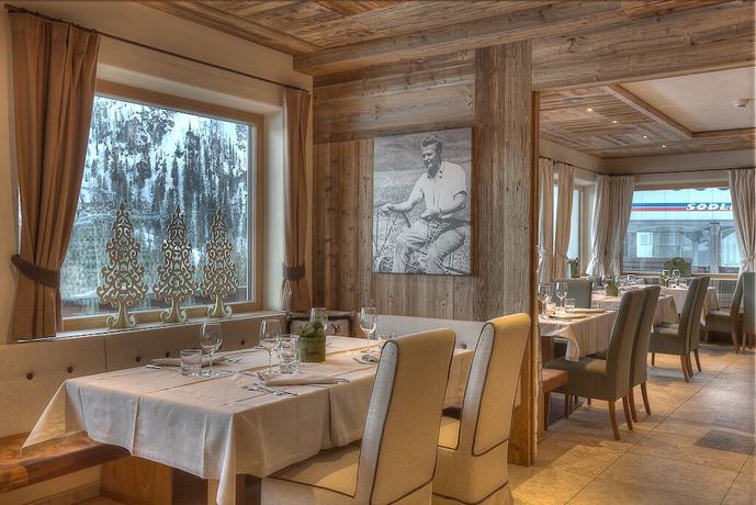 Imagen del bar/restaurante del Hotel Luianta. Foto 4