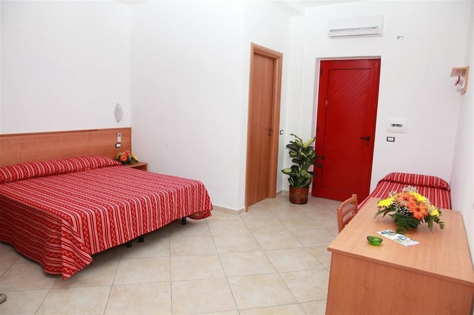 Imagen de la habitación del Hotel Luigiane B&B E Ristorante. Foto 13