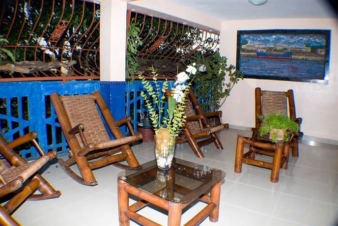 Imagen de los exteriores del Hotel Luis V. Foto 14