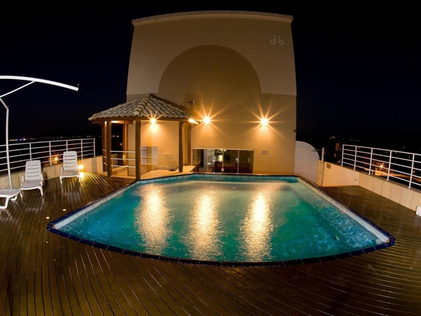 Imagen de la piscina del Hotel Luisa Palace. Foto 10