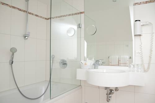 Imagen de la habitación del Hotel Luise, Erlangen. Foto 9