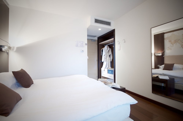 Imagen de la habitación del Hotel Luise, Sant'Alessandro. Foto 5
