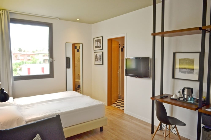 Imagen de la habitación del Hotel Luise, Sant'Alessandro. Foto 9