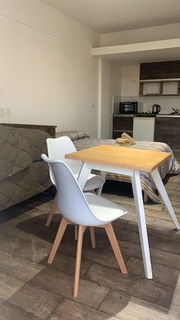 Imagen de la habitación del Hotel Lujan Homes. Foto 8