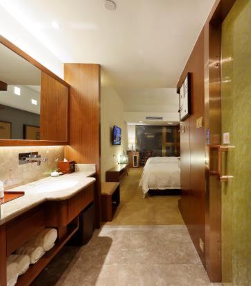 Imagen de la habitación del Hotel Lujia International. Foto 10