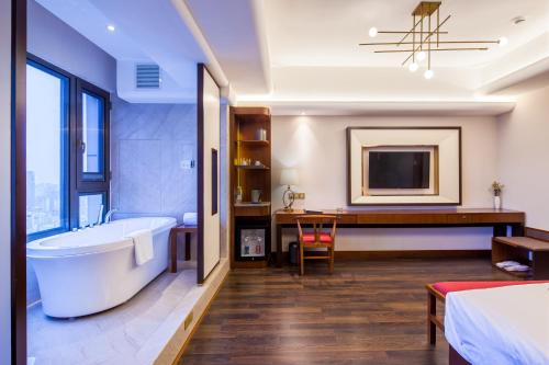 Imagen general del Hotel Lujia International. Foto 4