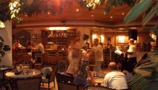 Imagen del bar/restaurante del Hotel Lukashansl. Foto 4