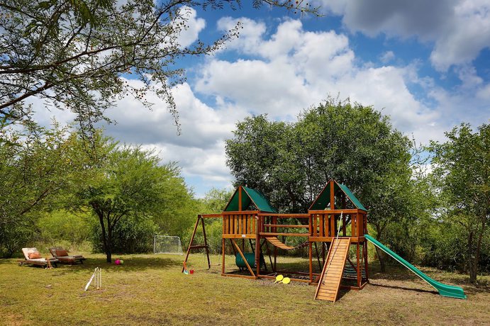 Imagen de los exteriores del Hotel Lukimbi Safari Lodge. Foto 13