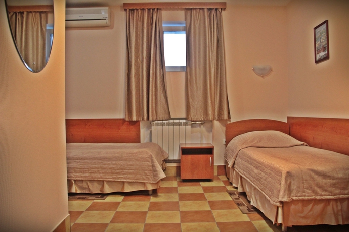 Imagen de la habitación del Hotel Luko. Foto 12