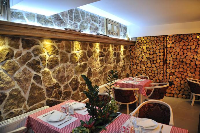 Imagen del bar/restaurante del Hotel Lula, Sarajevo. Foto 2