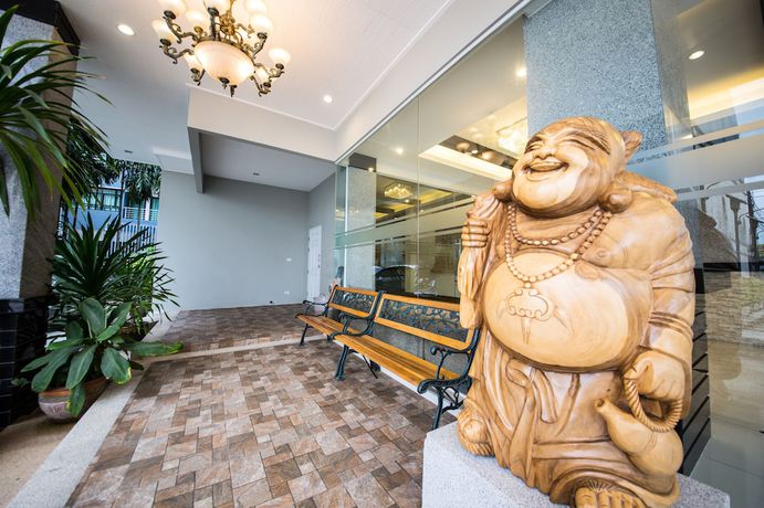 Imagen de los exteriores del Hotel Lulu Hotel. Foto 16