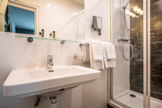Imagen de la habitación del Hotel Lulu Paris. Foto 7
