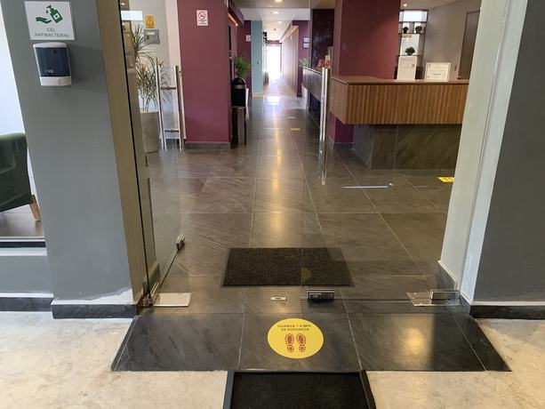 Imagen de los interiores del Hotel Luma By Kavia. Foto 18