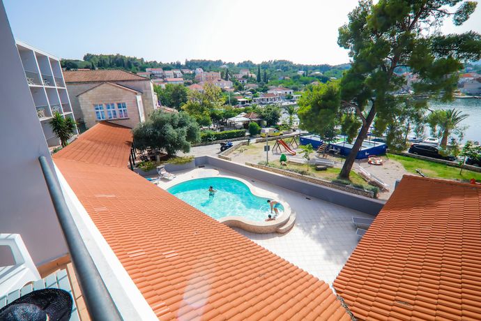 Imagen de la habitación del Hotel Lumbarda. Foto 8