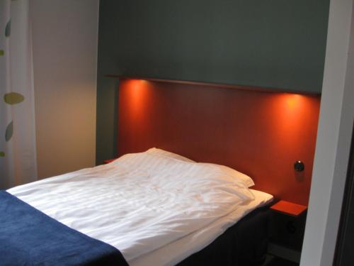 Imagen de la habitación del Hotel Lumber & Karle. Foto 7