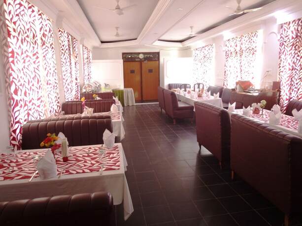 Imagen del bar/restaurante del Hotel Lumbini International. Foto 19