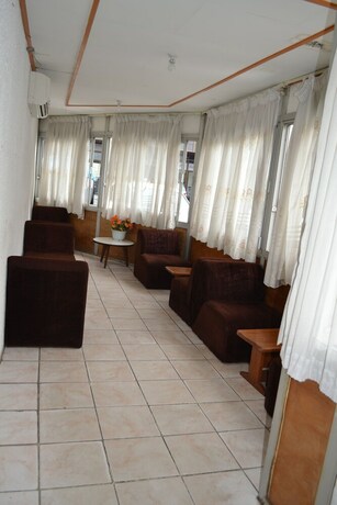 Imagen de los interiores del Hotel Lumi&egrave;re Joss. Foto 17