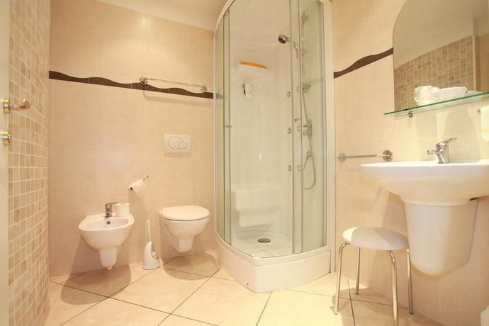 Imagen de la habitación del Hotel Lumin, Cremia. Foto 14