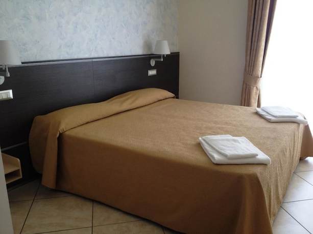 Imagen de la habitación del Hotel Lumin, Cremia. Foto 16