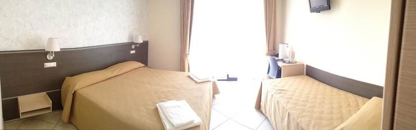 Imagen de la habitación del Hotel Lumin, Cremia. Foto 18