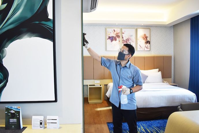 Imagen de la habitación del Hotel Luminor Aiport Sidoarjo. Foto 9