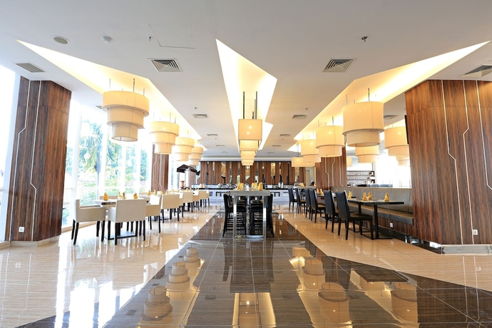 Imagen del bar/restaurante del Hotel Luminor Jambi Kebun Jeruk. Foto 6