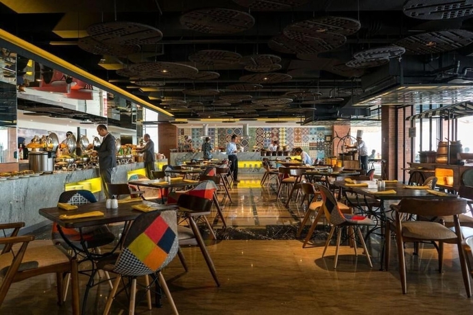 Imagen del bar/restaurante del Hotel Luminor Pecenongan. Foto 4