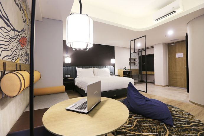 Imagen de la habitación del Hotel Luminor Purwokerto. Foto 9