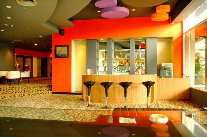 Imagen del bar/restaurante del Hotel Lumire and Convention Center. Foto 4