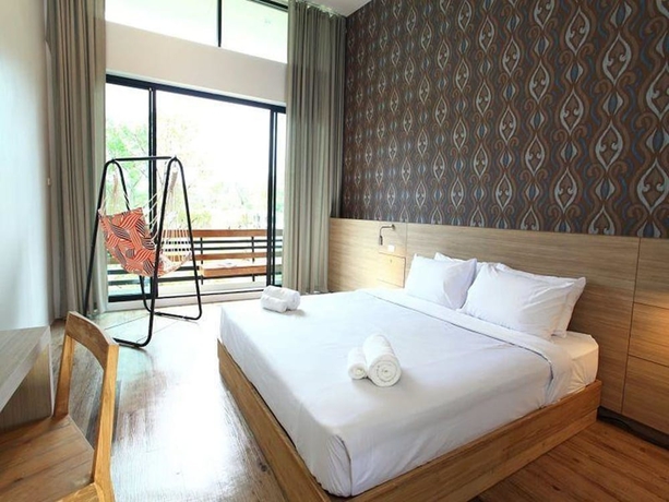 Imagen de la habitación del Hotel Lumphawa Amphawa. Foto 10