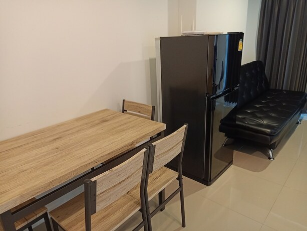 Imagen de la habitación del Hotel Lumpini Jomtien. Foto 2