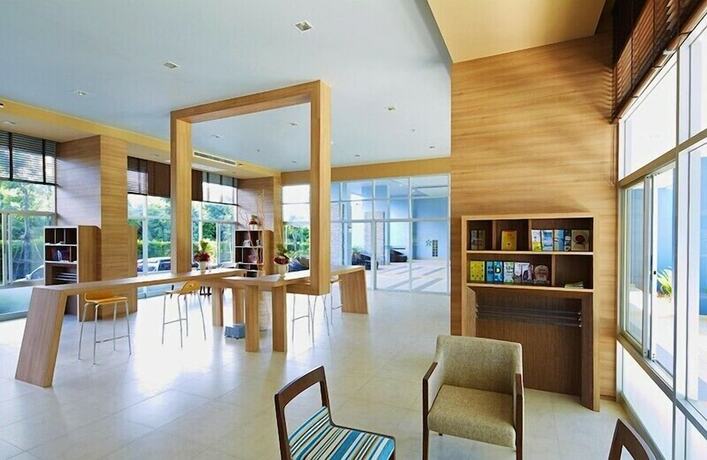 Imagen de los interiores del Hotel Lumpini Jomtien. Foto 19